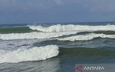 Masyarakat di Pesisir Diminta Waspadai Gelombang Setinggi 4 Meter