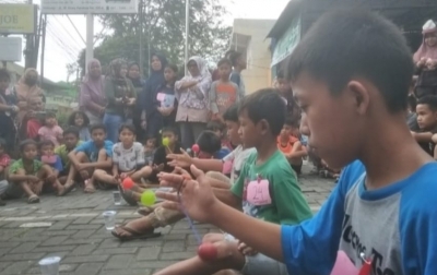 Anak-anak di Kota Medan Ikuti Perlombaan Latto-latto