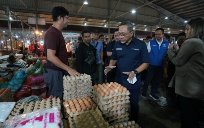 Tinjau Pasar Raya MMTC, Mendag Zulhas: Stok dan Harga Bapok di Medan Stabil