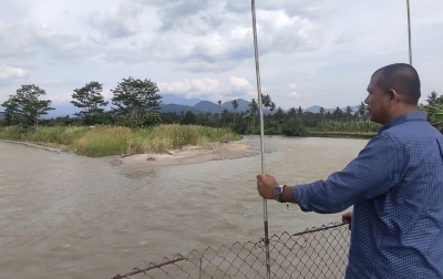 Oki, 14 Tahun Geluti Profesi Penangkap Ikan Sungai Batangtoru