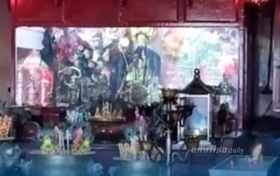 Semarak Imlek, Lampion Hiasi Vihara Khutcokong