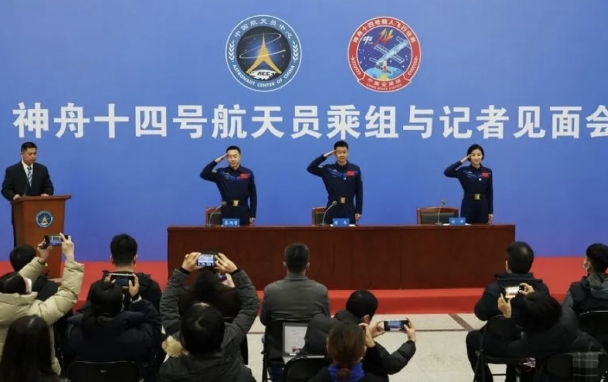 Usai Karantina dan Pemulihan Awal, Astronaut Shenzhou-14 Temui Pers