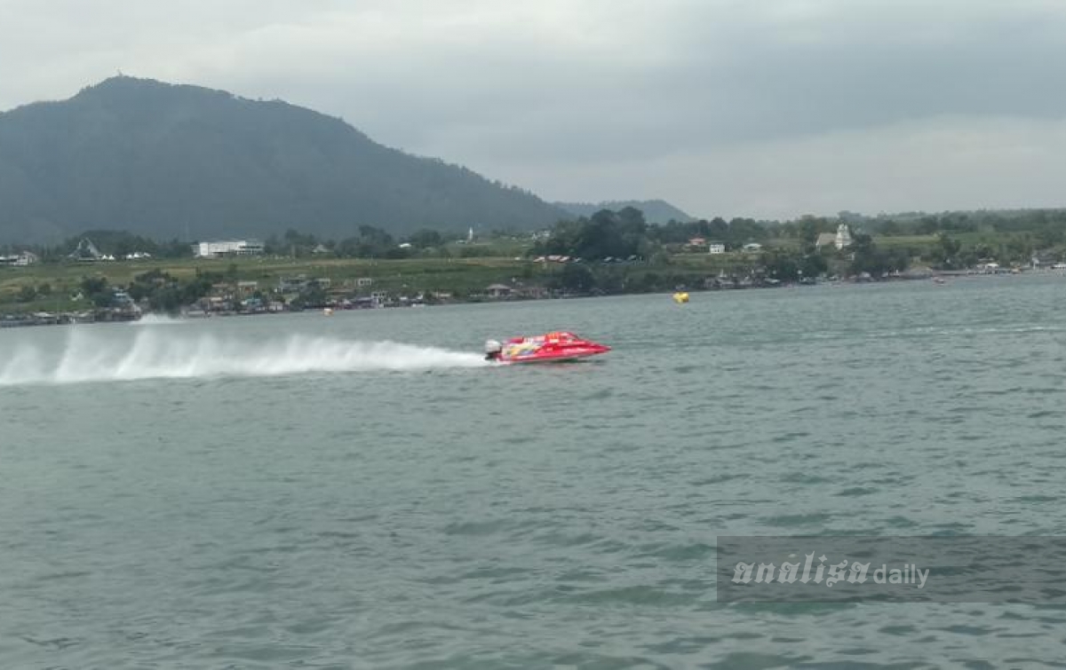 Keseruan Uji Coba Rute Pembalap F1 Powerboat