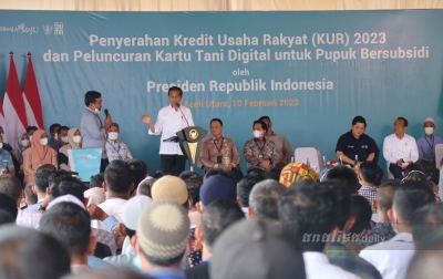 Jokowi Serahkan Dana KUR Rp 3 Triliun di Aceh