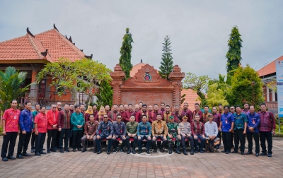 Bobby Nasution Boyong Camat Studi Banding ke Desa Paling Bersih di Dunia