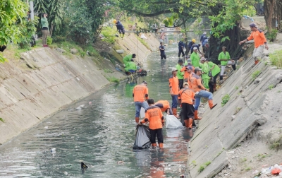 Pantau Warga Buang Sampah ke Sungai Sei Putih, Camat Medan Petisah Pasang CCTV