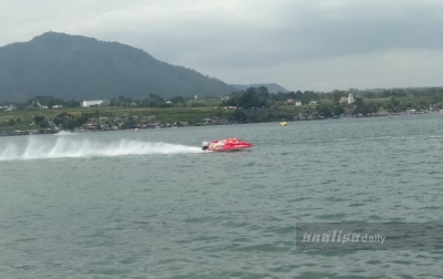 Keseruan Uji Coba Rute Pembalap F1 Powerboat