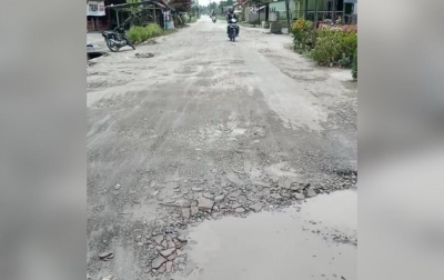 Warga Desa Titi Putih Batubara Keluhkan Jalan Rusak: Pak Bupati, Mohon Berlaku Adil!