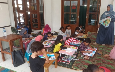 Berdayakan Warga dengan Bazar