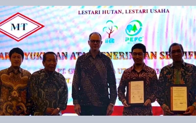 Mujur Group Syukuran Sertifikasi PEFC/IFCC