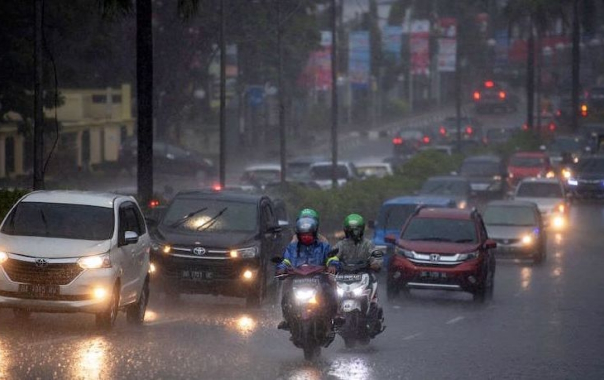 BMKG Prakirakan Mayoritas Kota Besar di Indonesia Berpeluang Hujan Ringan