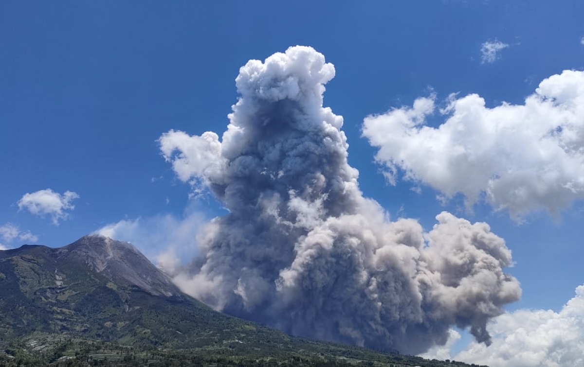 Gunung Merapi Kembali Muntahkan Awan Panas Guguran, Potensi Bahaya 7 Km