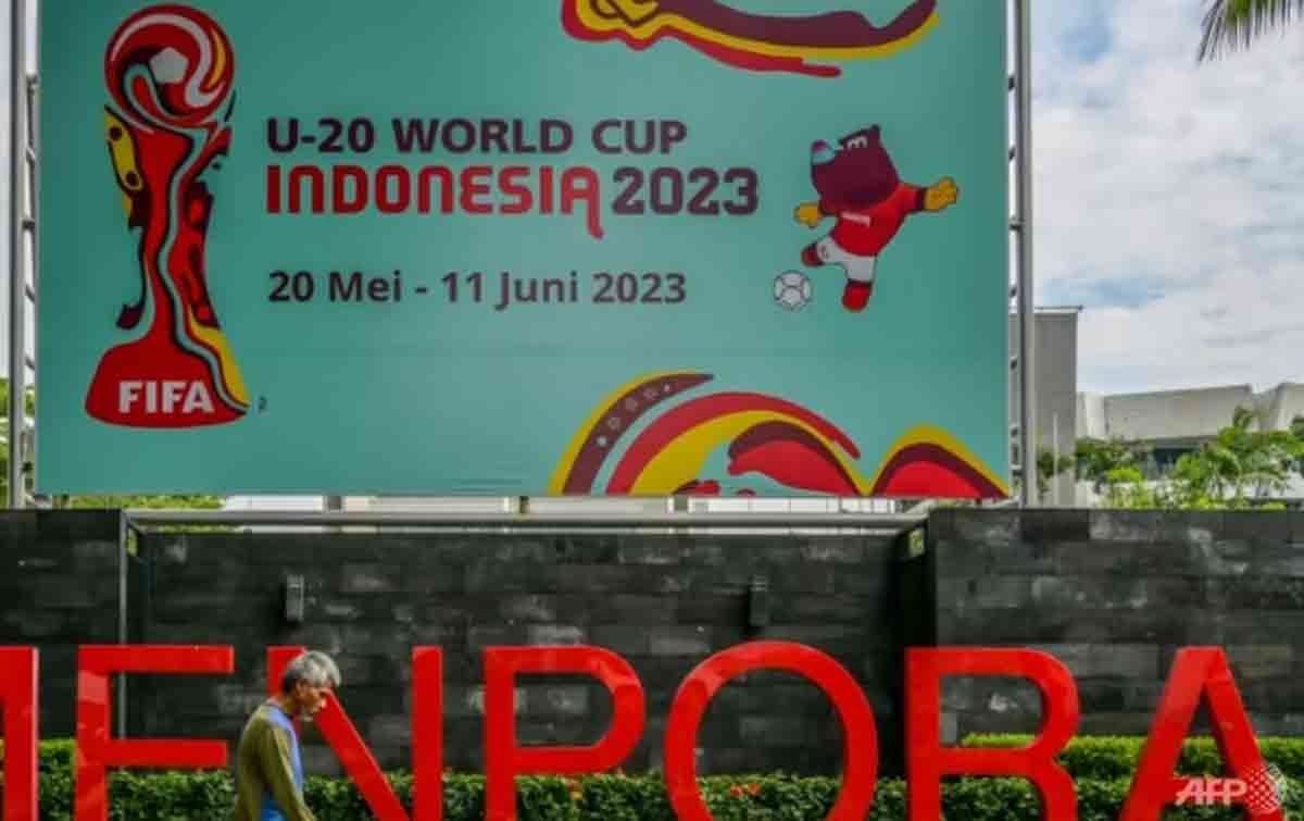 Hasto Kristiyanto Sesalkan Indonesia Batal Jadi Tuan Rumah Piala Dunia U20
