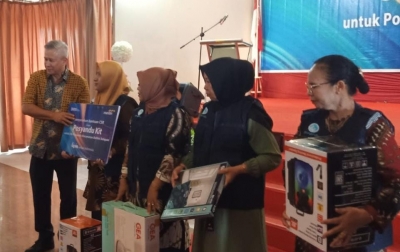 Bantuan Alat Kesehatan Diberikan ke Ratusan Posyandu di Riau