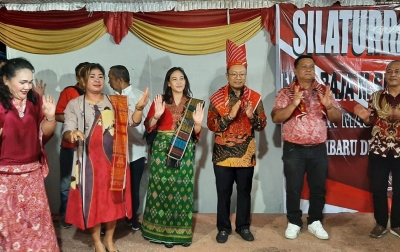 Hadiri Pesta Rakyat, Paul Baja M Siahaan Ditabalkan Jadi Warga Karo