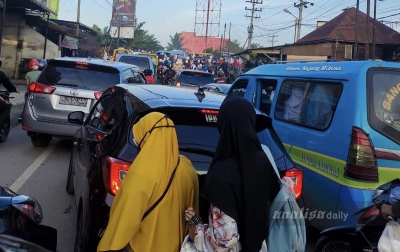 Simpang Bandar Setia-Titi Sewa Tembung Sering Macet, Dipicu Lalu Lintas Semrawut