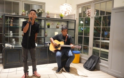 Pemko Medan Gandeng Musisi Jalanan Hibur Pengunjung Kafe