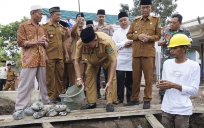 Peletakan Batu Pertama Pembangunan Masjid Raya Al-Ikhlas