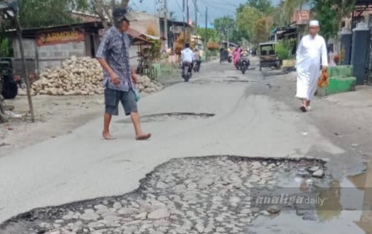 Masyarakat Keluhkan Jalan Rusak di Desa Nagur, Berharap Segera Diperbaiki