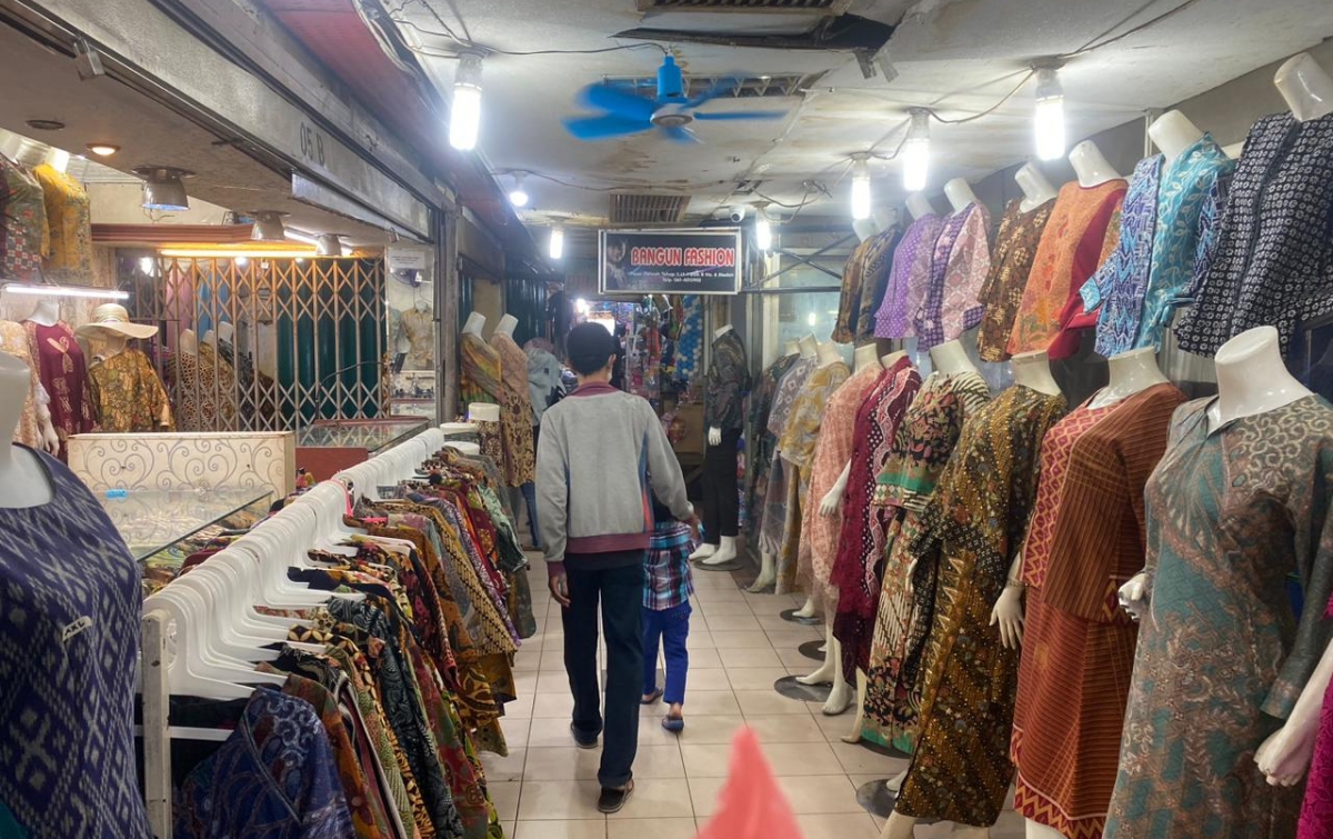 Pengunjung Padati Pusat Perbelanjaan, Namun Pedagang Masih Keluhkan Turunnya Penjualan