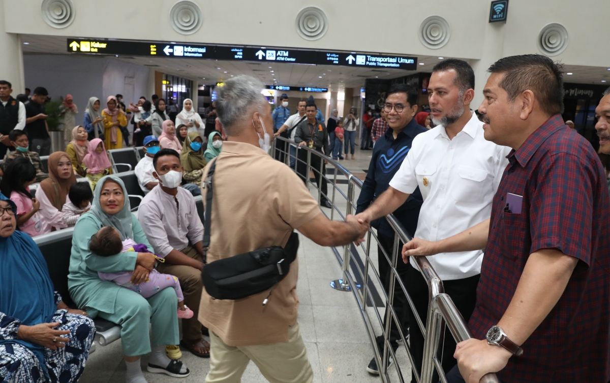 Ijeck Sambut Kepulangan Para 'Pahlawan Devisa' di Bandara Kualanamu