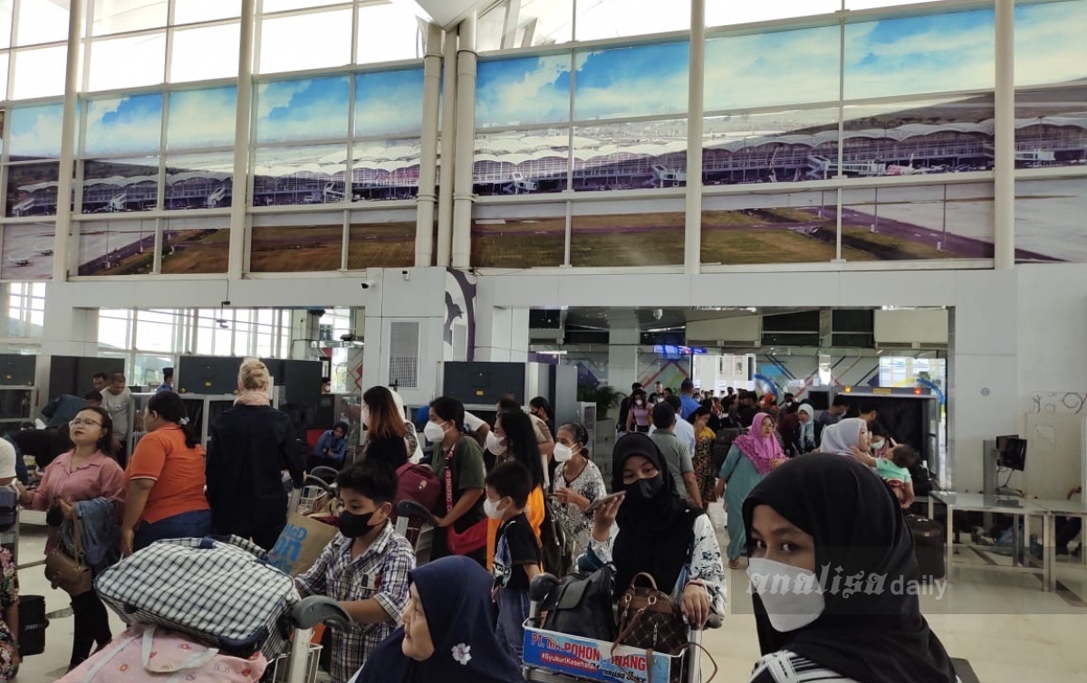 Arus Balik Lebaran, Penumpang Padati Bandara Kualanamu