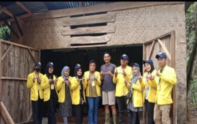 Mahasiswa UNA Partisipasi Pembuatan Desain Opak