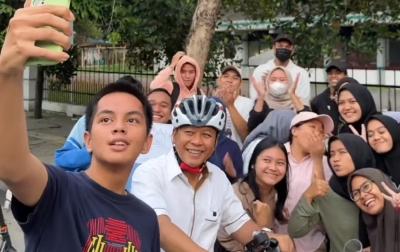 Dukung Kewirausahaan Mahasiswa USU, Rektor Muryanto Amin Borong Takjil