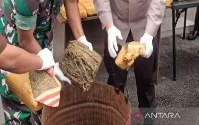 Ganja Tujuan Jakarta Terjaring di Bandara Internasional Silangit