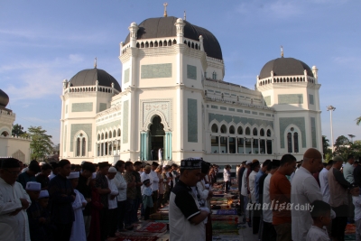 Salat Idul Fitri, Umat Islam Diajak Terus Menjaga Persaudaraan