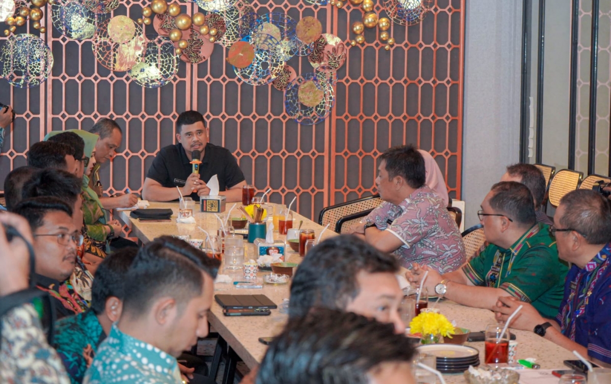 Rapat dengan Seluruh Camat, Bobby Nasution Beri Waktu Sebulan Selesaikan Permasalahan