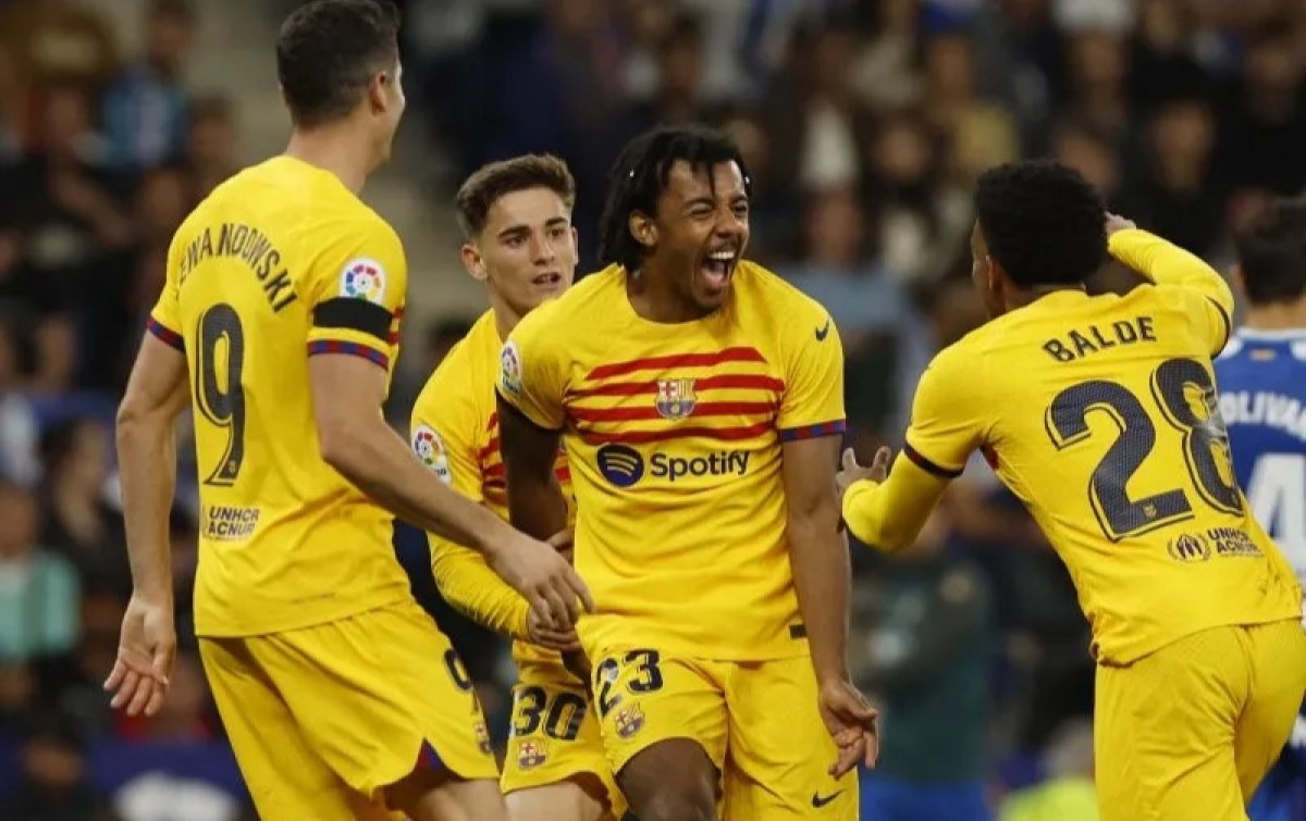 Kalahkan Espanyol 4-2, Barcelona Juara Liga Spanyol