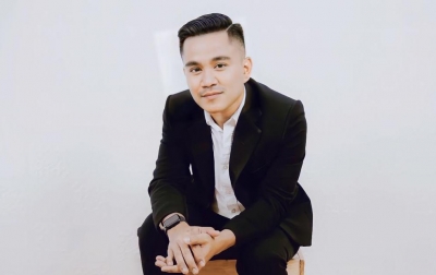 Pernah Bekerja Sebagai Buruh Bangunan, Eko Rore Kini Dikenal Sebagai Jurnalis Muda dan MC