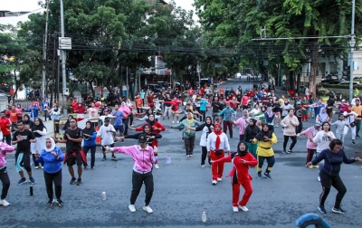 Olahraga Sambil Silaturahmi di CFD Medan