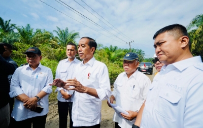 Lewat Medsos, Jokowi Terima Laporan Jalan Rusak di 7.400 Lokasi