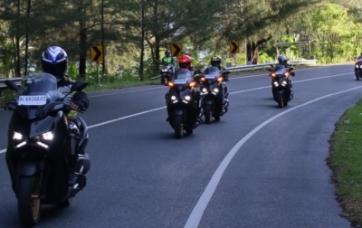 Peserta Touring MAXI Tour de Sumatera Rasakan Performa Mengendarai Yamaha XMAX Connected