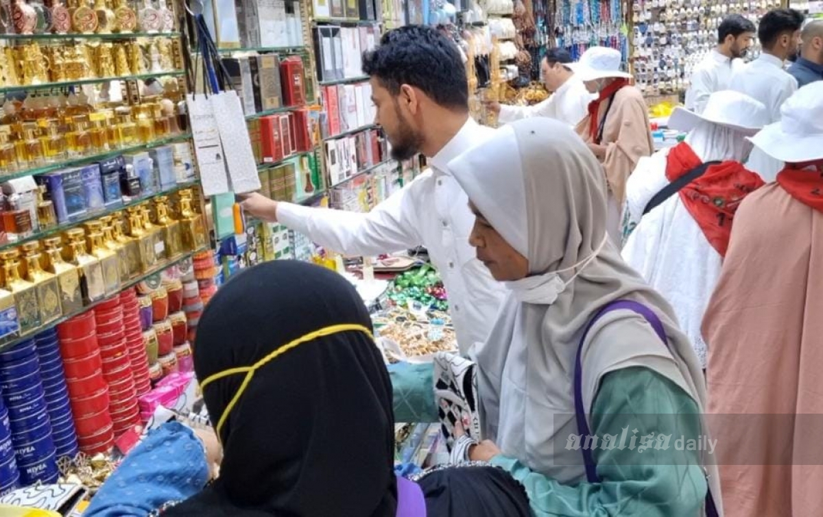 Toko Ali Murah Madinah Raup Rp 400 Juta Per Hari Dari Jemaah Haji