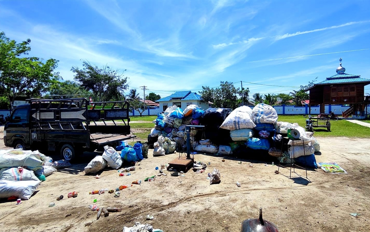 6,8 Ton Sampah Berhasil Terkumpul dari Tanjung Tiram Melalui Gulai Masam