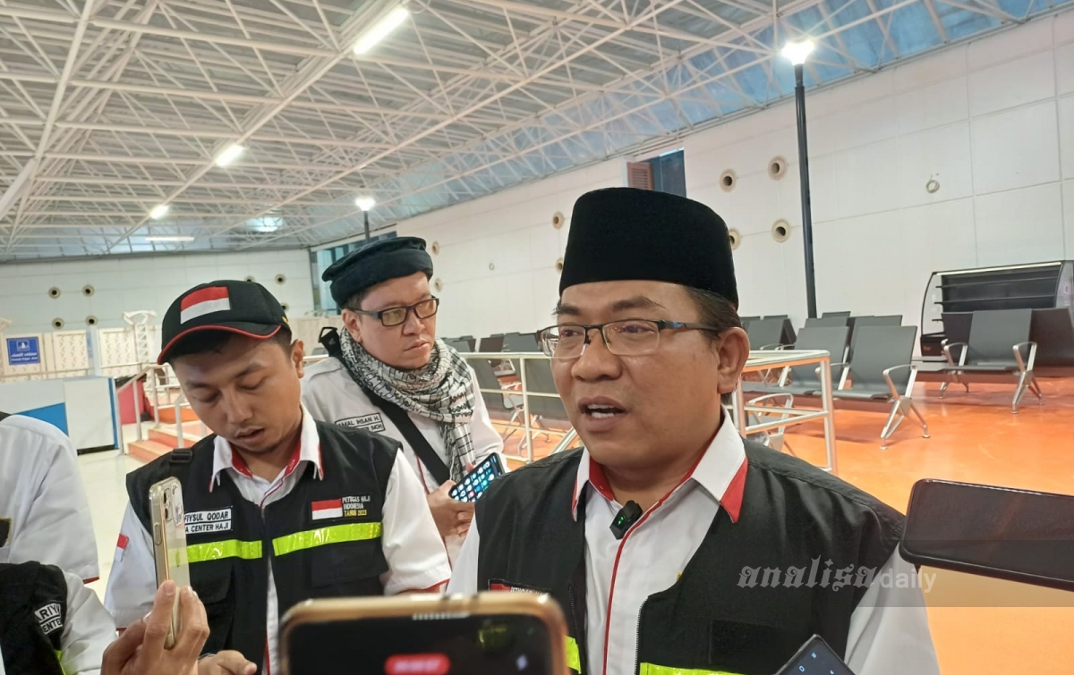 Berniat Ihram di Pesawat Tapi Masih Pakai Baju Berjahit, Wajib Bayar Dam