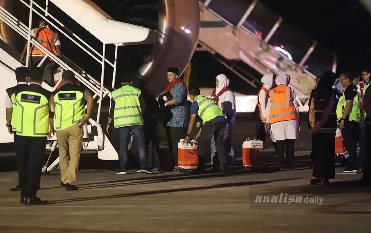 Jemaah Haji Aceh Kloter Terakhir Terbang ke Tanah Suci