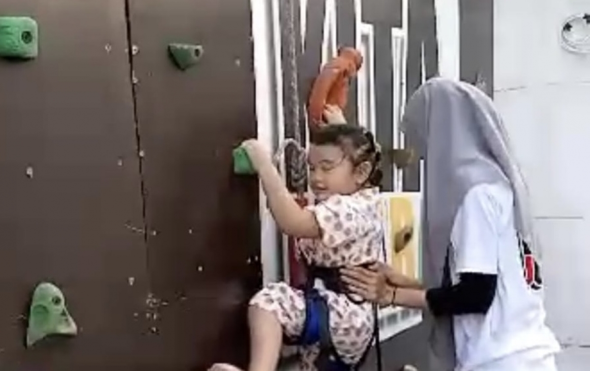 Wahana Kids Climbing PRSU Diminati Anak-anak