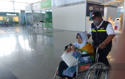 Mora Tahan Bersyukur Bisa Melayani dengan Ikhlas