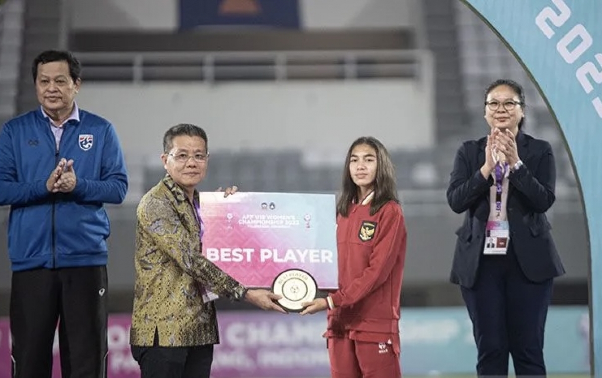 Penyerang Timnas Putri Indonesia Claudia Alexandra Jadi Pemain Terbaik AFF U-19