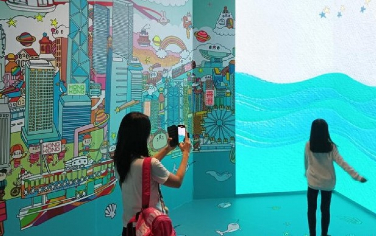 Unggah Foto di Pameran Immersive Hongkong Bisa Dapat Tiket Gratis Jakarta-Hongkong