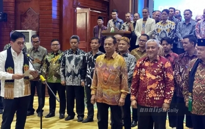 Arsjad Rasjid Lantik Pengurus Kadin Provinsi Aceh