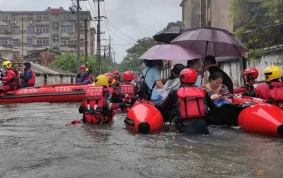 China Mengevakuasi 40.000 Orang dari Banjir