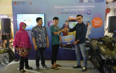 Apresiasi Nasabah, BRI Tebar Hadiah Undian Promo di Pasar Tanah Abang