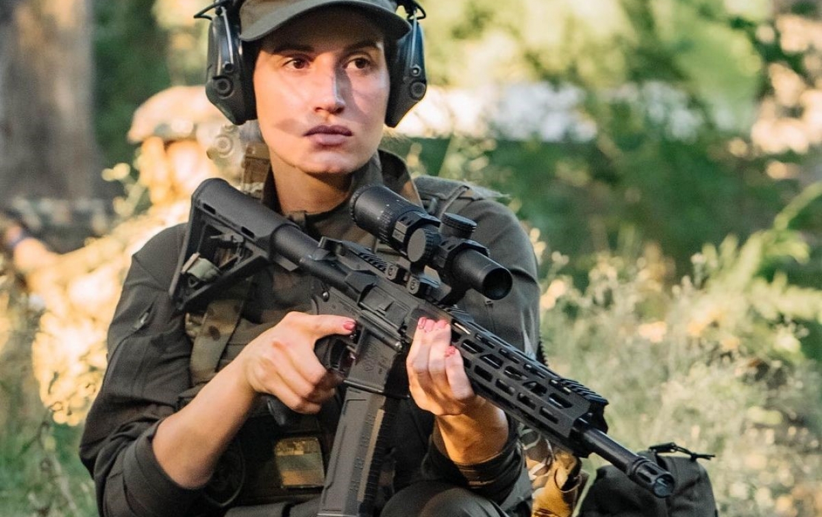 Evgeniya Emerald, Sniper Ukraina yang Viral karena Miliki Wajah Cantik dan Body Bak Model