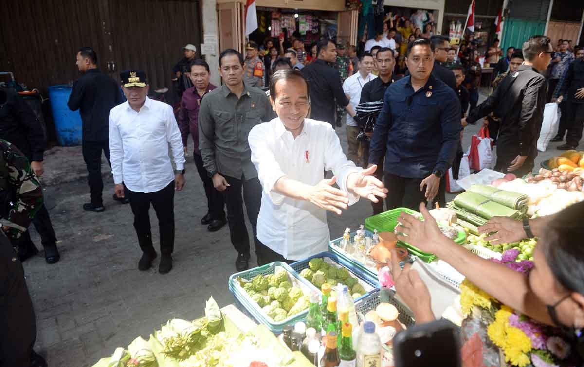 Joko Widodo dan Edy Rahmayadi Tinjau Pasar Brahrang Kota Binjai