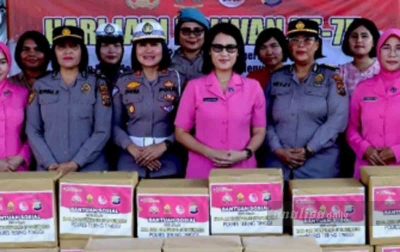 Polwan dan Bhayangkari Gelar Bakti Sosial
